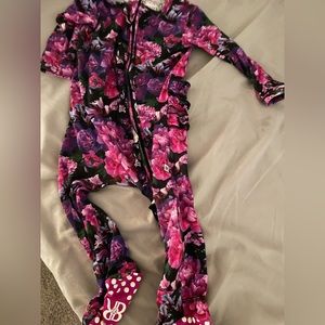 Bums and Roses Sleeper Like New 12-18 months